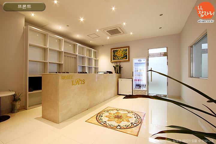 The Hotel Bon Suwon Exterior photo